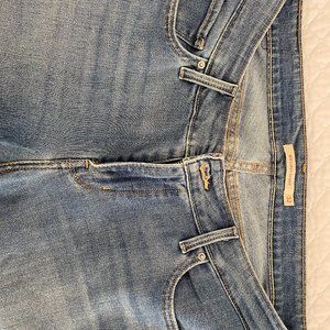 Levi's 811 Curvy Skinny